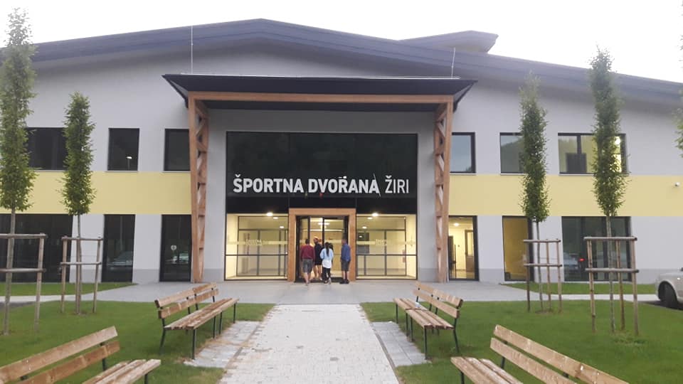 Ogled nove športne dvorane v Žireh